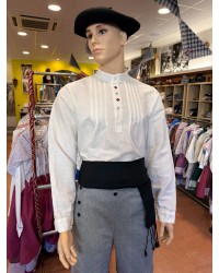 Camisa blanca con laburus bordados granate de calidad superior