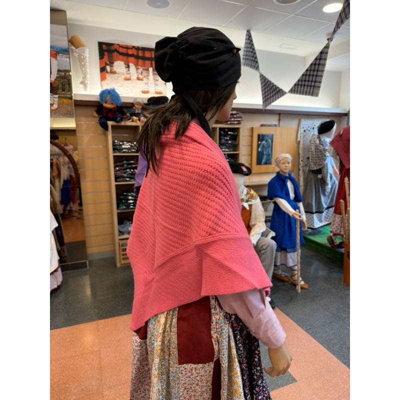 Euskal tokila arrosa, moko formakoa, jantzi tradizionaletarako