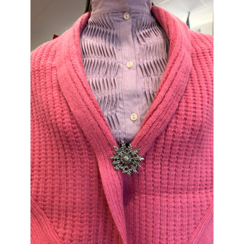 Euskal tokila arrosa, moko formakoa, jantzi tradizionaletarako