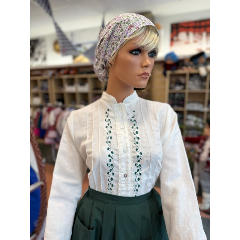 Conjunto de traje vasco mujer verde con blusa bordada, falda, delantal y pañuelo