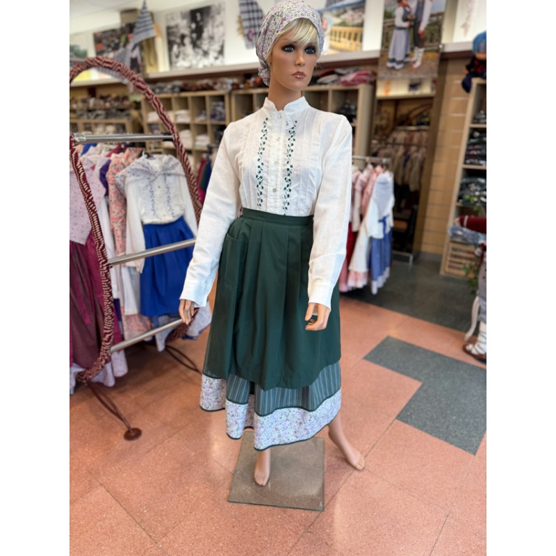 Conjunto de traje vasco mujer verde con blusa bordada, falda, delantal y pañuelo