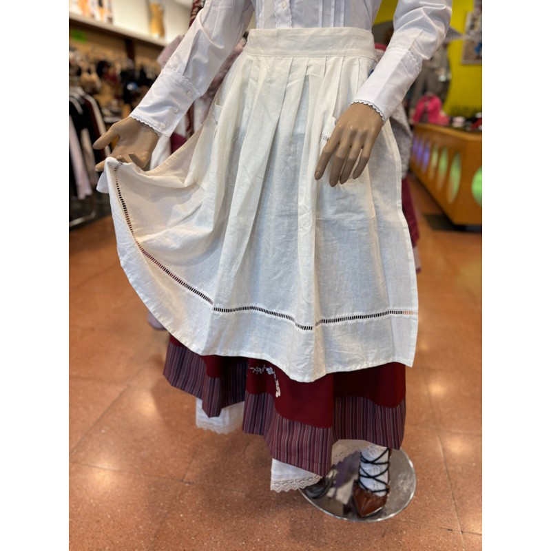 Traje vasco mujer tradicional con chaqueta, falda y delantal