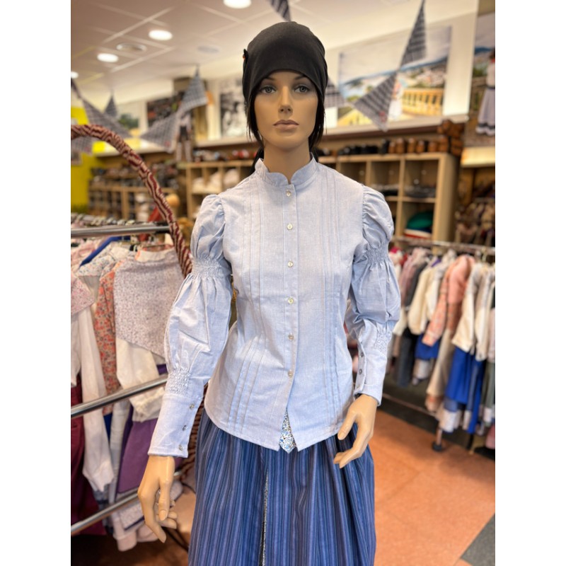 Traje vasco mujer azul completo con falda, delantal y blusa tradicional