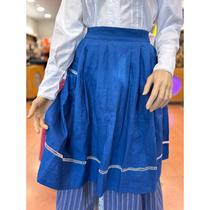 Traje vasco mujer azul completo con falda, delantal y blusa tradicional
