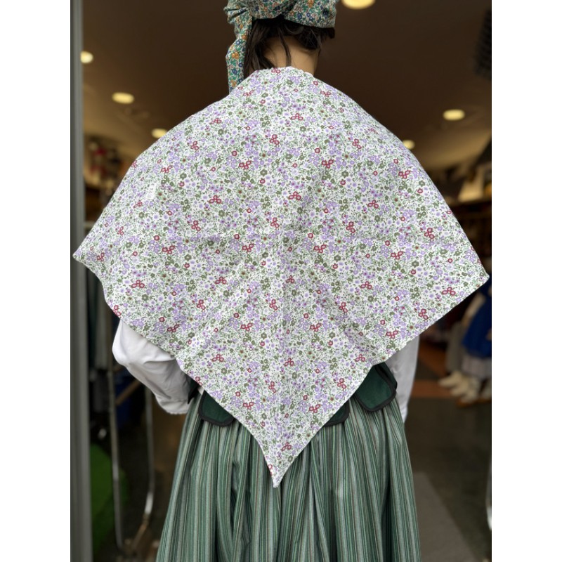 Pañuelo vasco estampado floral verde para traje tradicional