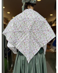 Pañuelo vasco estampado floral verde para traje tradicional