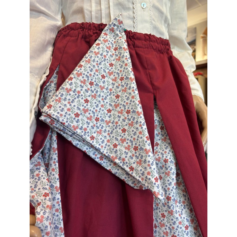 Traje vasco mujer rojo con falda tradicional y pañuelo floral incluido