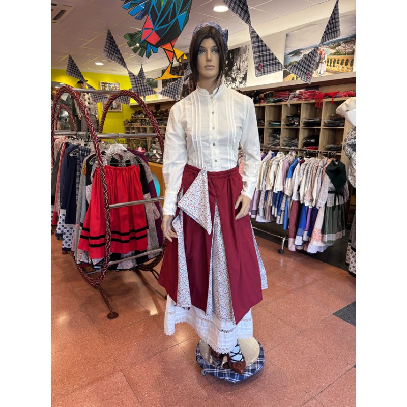 Traje vasco mujer rojo con falda tradicional y pañuelo floral incluido