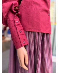 Blusa vasca granate con lorzas en la pechera para traje vasco