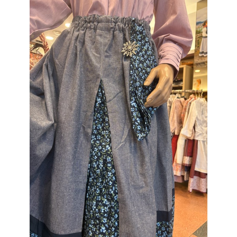 Traje vasco mujer con corpiño azul floral y falda tradicional con pañuelo incluido