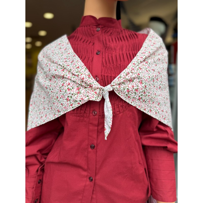 Traje vasco mujer granate con falda bordada de eguzkilore y pañuelo floral