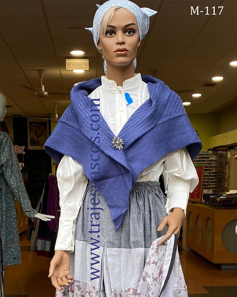 Traje vasco mujer con falda azul de eguzkilores y corpiño gris - conjunto baserritarra regional tradicional de casera vasca