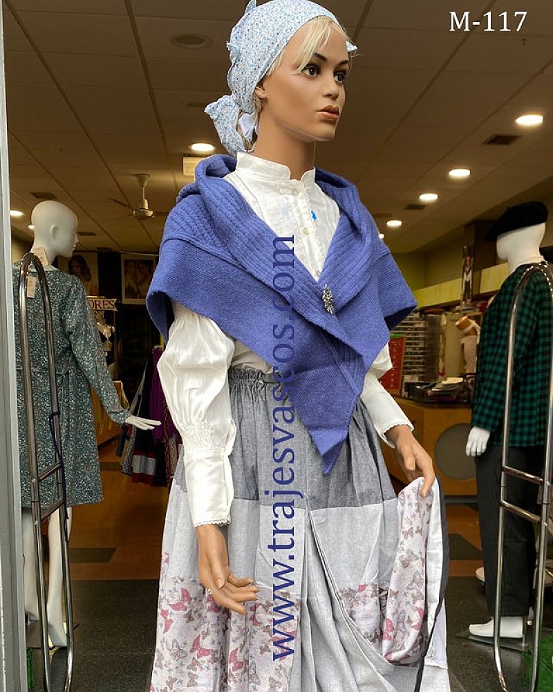 Traje vasco mujer con falda azul de eguzkilores y corpiño gris - conjunto baserritarra regional tradicional de casera vasca