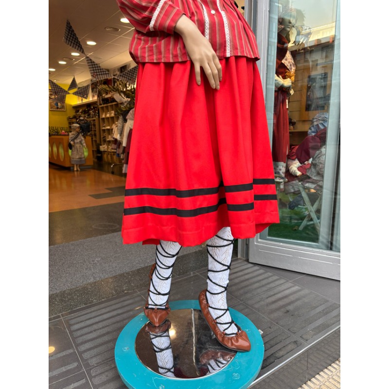 Traje vasco de mujer con falda tradicional poxpolina roja