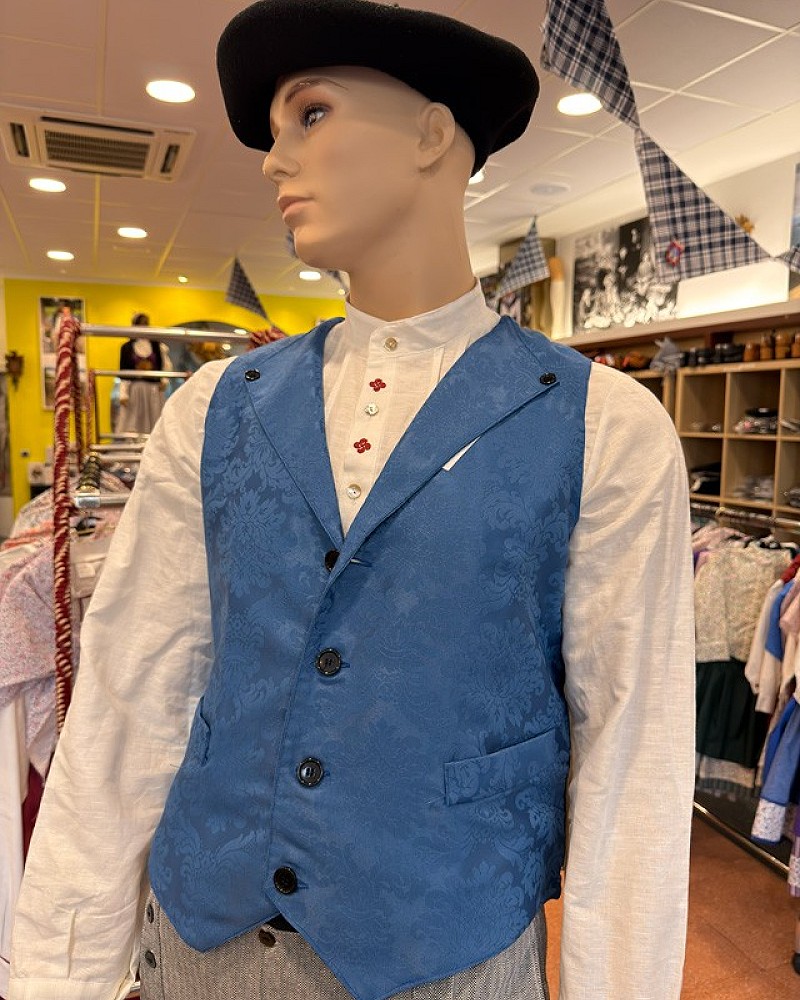 Traje vasco hombre con chaleco azul y gerriko negro - traje de baserritarra regional vasco completo
