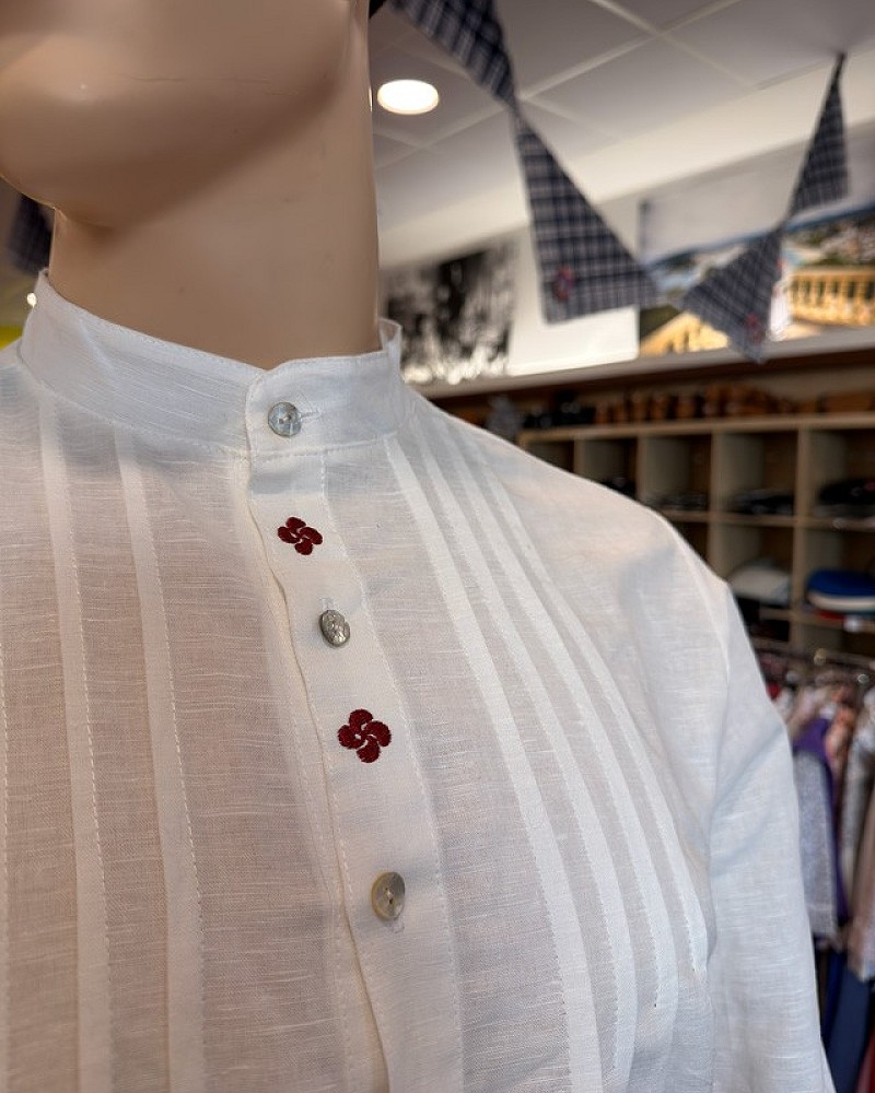 Traje vasco hombre con chaleco azul y gerriko negro - traje de baserritarra regional vasco completo