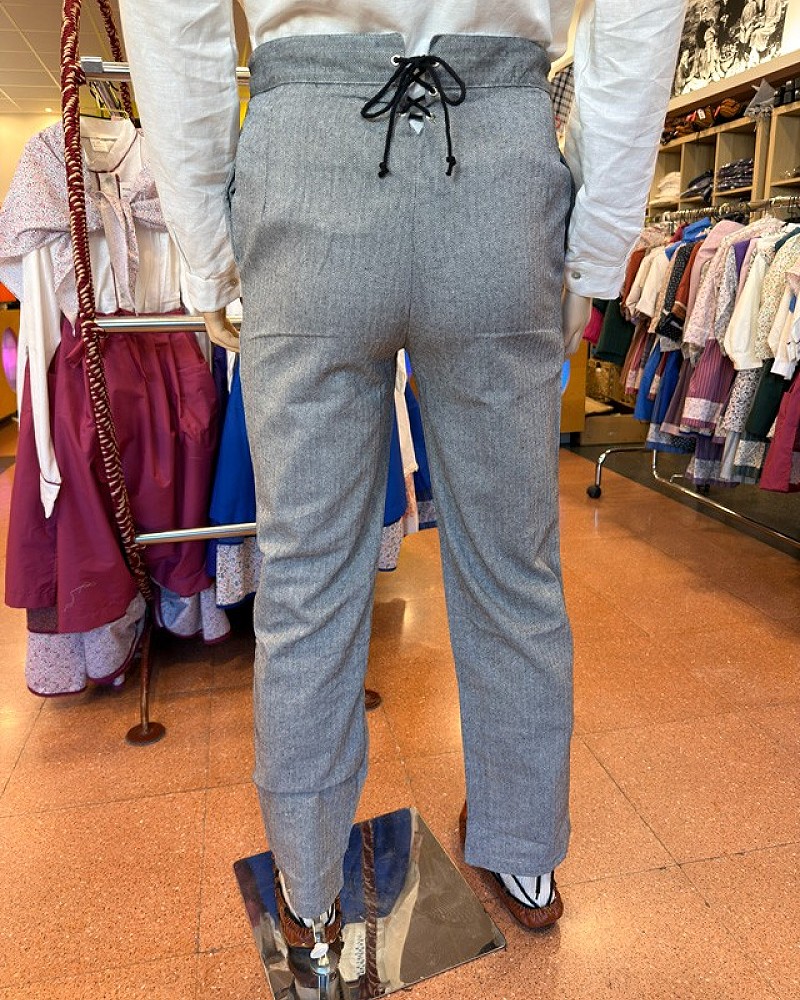 Traje vasco hombre con chaleco azul y gerriko negro - traje de baserritarra regional vasco completo