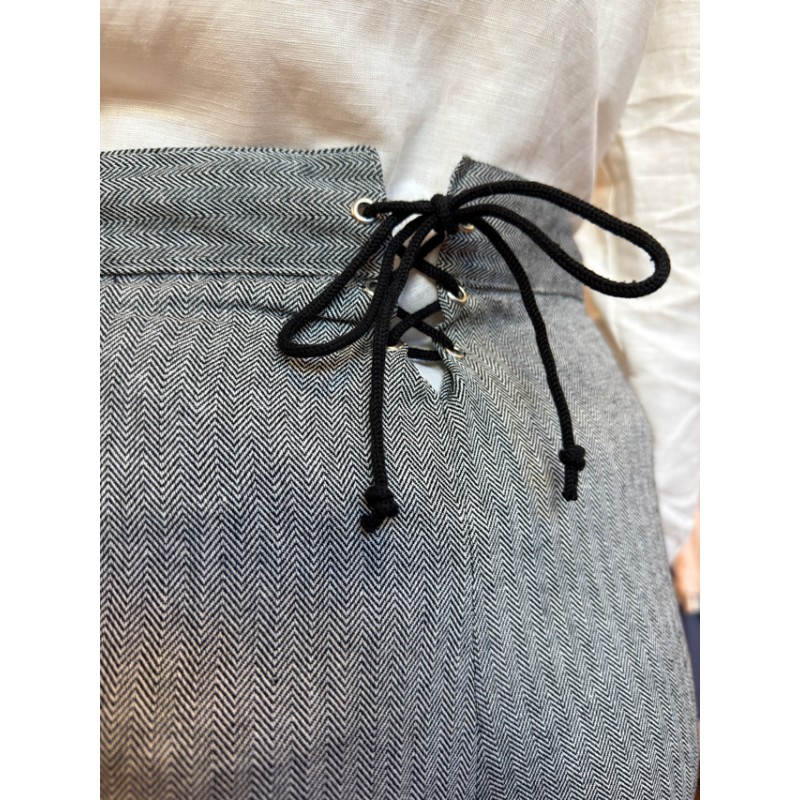 Traje vasco hombre con chaleco azul y gerriko negro