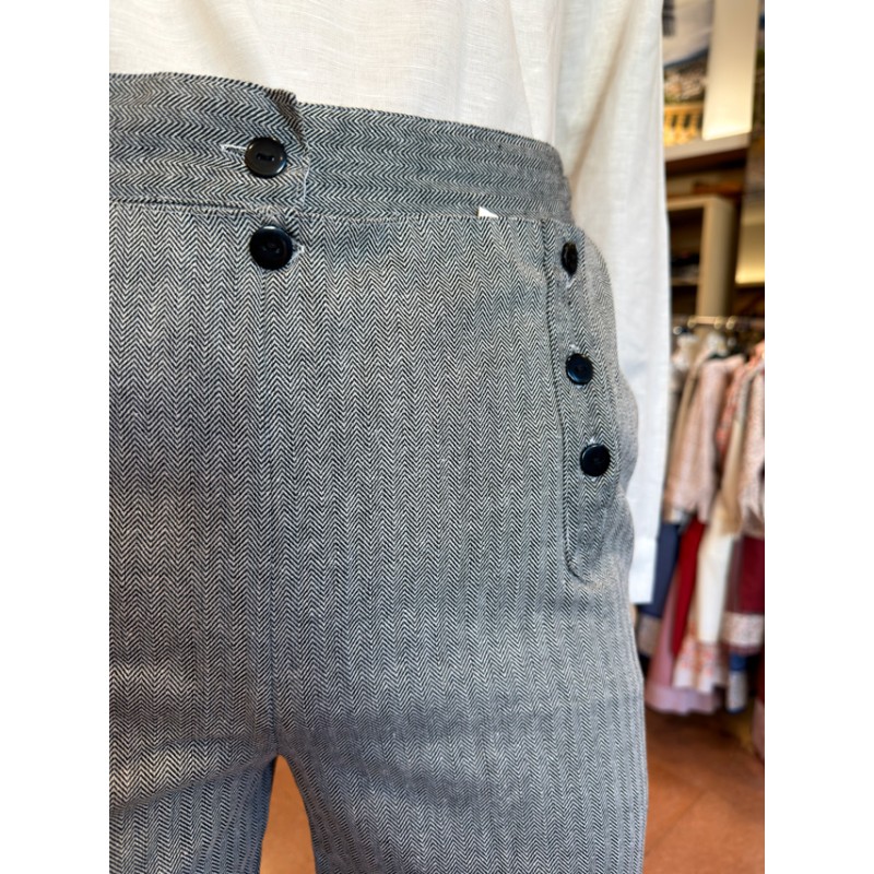 Traje vasco hombre con chaleco azul y gerriko negro