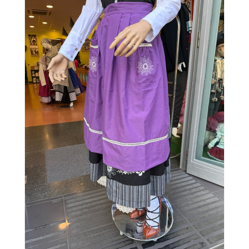 Delantal vasco morado con eguzkilore bordado y bolsillos