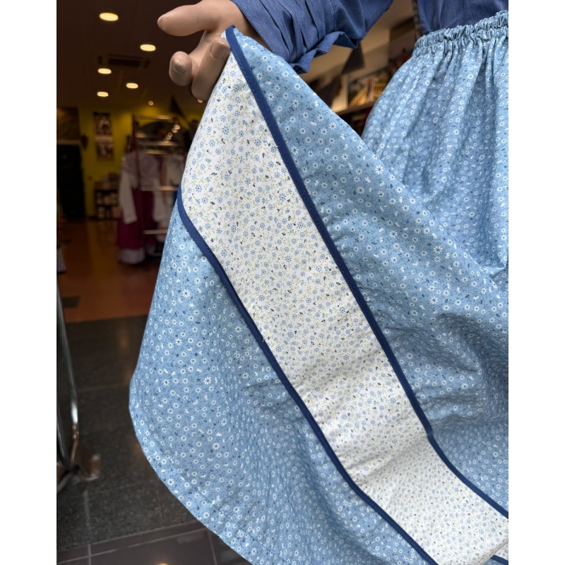 Falda vasca tradicional con pañuelo y bolsillo incluido