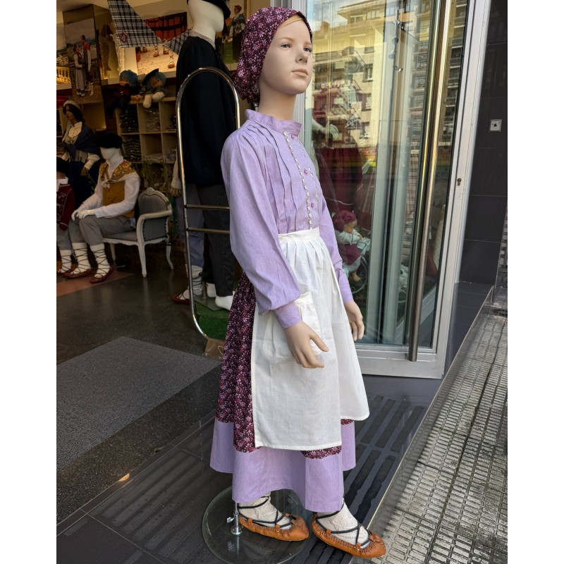 Traje Tradicional Vasco de Niña con Delantal y Pañuelo