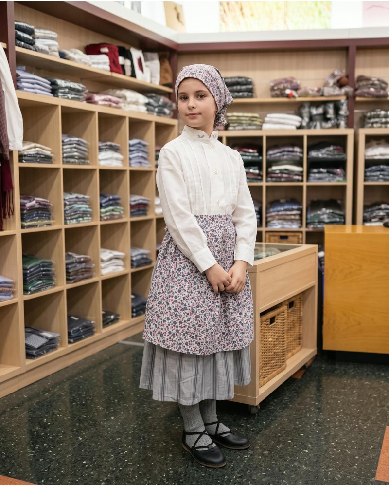 Conjunto tradicional niña gris y rosa con blusa, falda y pañuelo floral - Traje de Neska de Niña