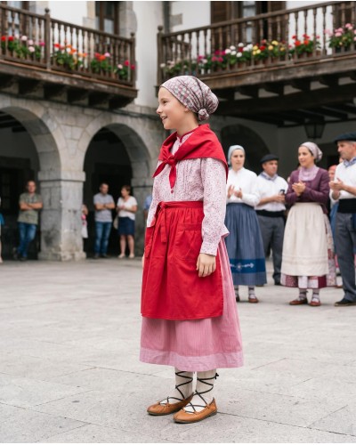 Euskal Jantzia niña A02