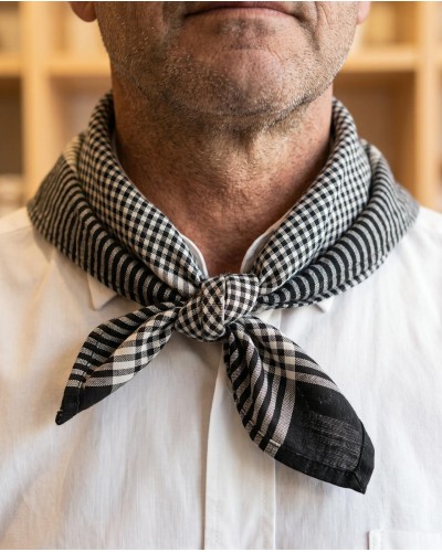 Pañuelo de cuadros negro H76