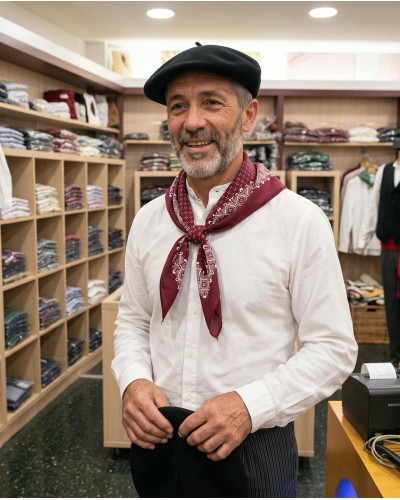 Pañuelo vasco hombre granate de diseño tradicional