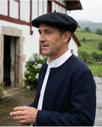 Txapela modelo Pirineos negra boina vasca estilo tradicional
