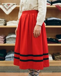 Falda casera vasca mujer roja poxpolina con dos ribetes negros - falda aldeana baserritarra traje regional vasco