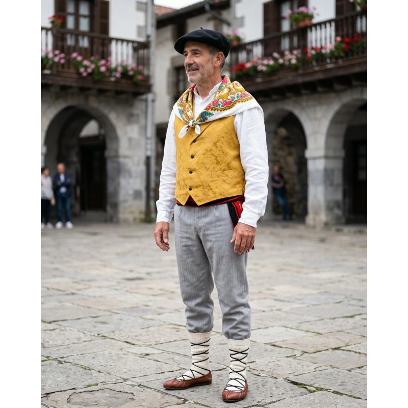 Traje Vasco Hombre Chaleco Amarillo y Pañuelo