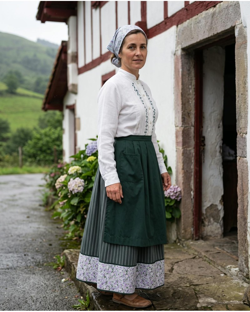 Conjunto de traje vasco mujer verde con blusa bordada, falda, delantal y pañuelo - Traje de Baserritarra de Mujer