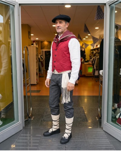 Traje vasco hombre completo con chaleco granate - Traje de Baserritarra de Hombre