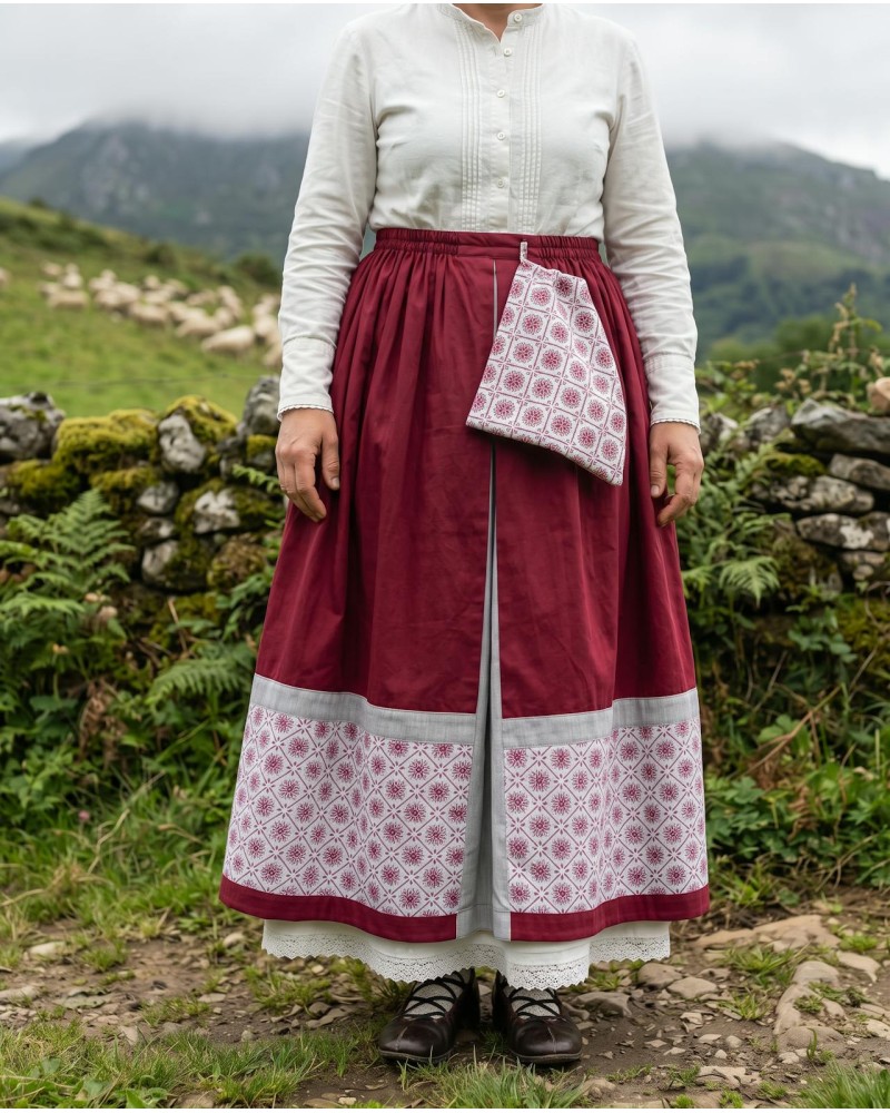 Falda vasca granate con eguzkilores y pañuelo a juego
