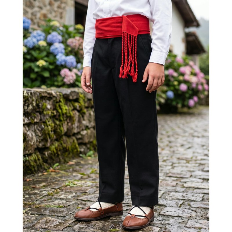 Pantalón negro para niño vasco O129