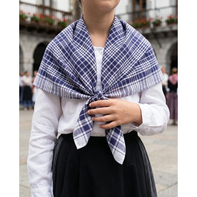 Pañuelo de cuadros azul tradicional vasco A146