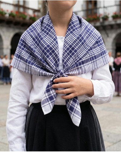 Pañuelo de cuadros azul tradicional vasco A146