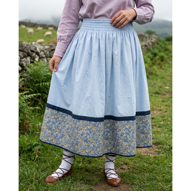 Falda tradicional vasca azul claro con cenefa floral y pañuelo a juego - Falda de Casera Vasca