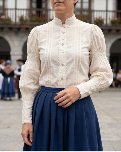 Blusa vasca con mangas abullonadas y lauburus grises M369 - Blusa de Aldeana Vasca