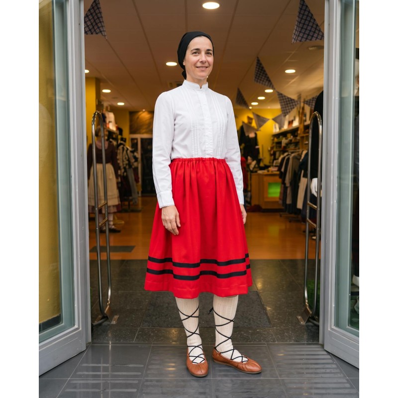 Traje vasco de mujer con falda tradicional poxpolina roja
