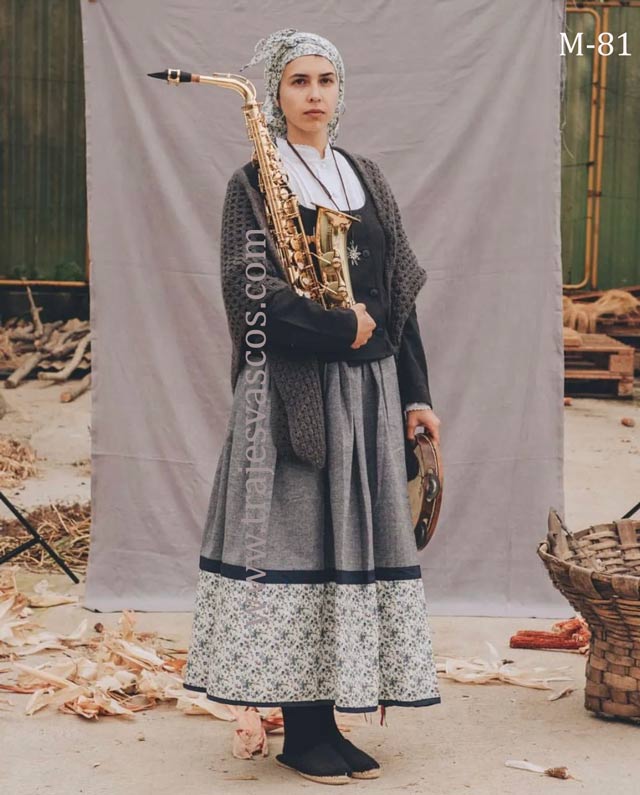 No hay imagen establecida Traje vasco mujer conjunto gris con toquilla M81